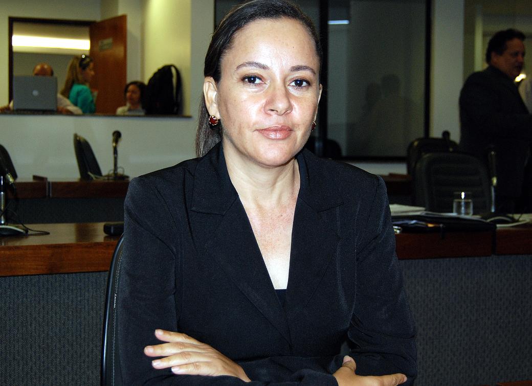 Deputada Josi Nunes (PMDB) Deputada Josi Nunes (PMDB)