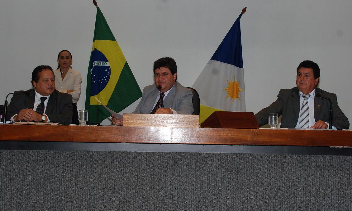 Júnior Coimbra preside Mesa Diretora