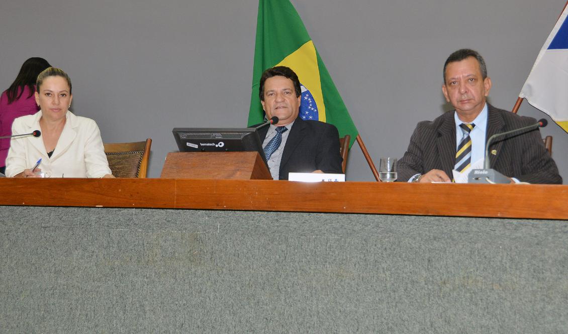 Mesa Diretora encaminha projetos do Executivo para CCJ Mesa Diretora encaminha projetos do Executivo para CCJ