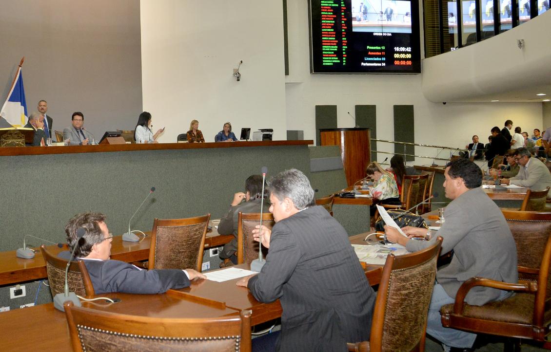 Deputados mantêm veto do governador