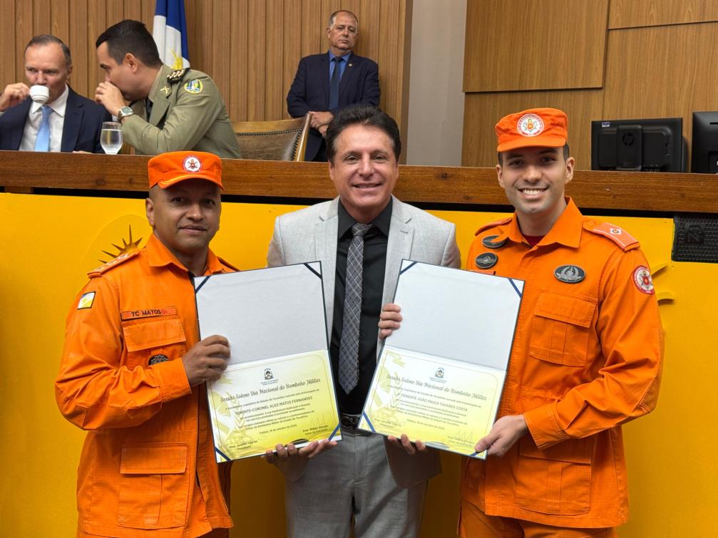 Homenagem ao Tenente-Coronel Alex Matos Fernandes e ao 2º Tenente João Paulo Tavares Costa Homenagem ao Tenente-Coronel Alex Matos Fernandes e ao 2º Tenente João Paulo Tavares Costa