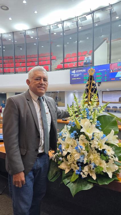 Parlamentar destaca que sua atuação política é guiada pela fé e pela devoção à padroeira do Brasil.