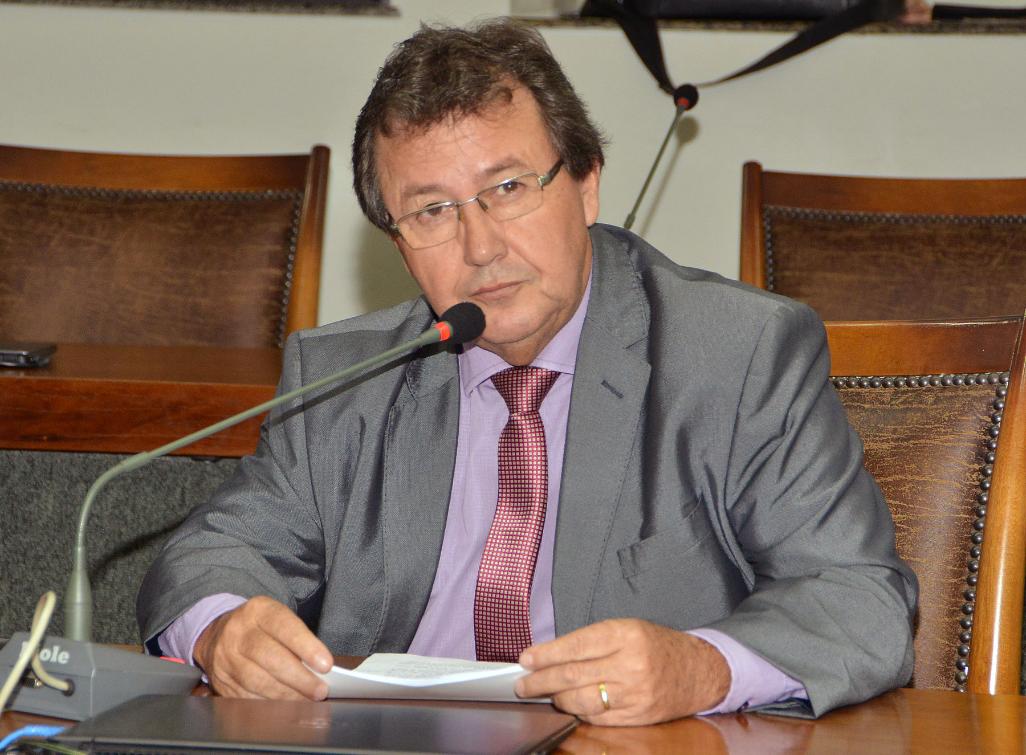Para o deputado, o Tocantins perde um grande político. Para o deputado, o Tocantins perde um grande político.