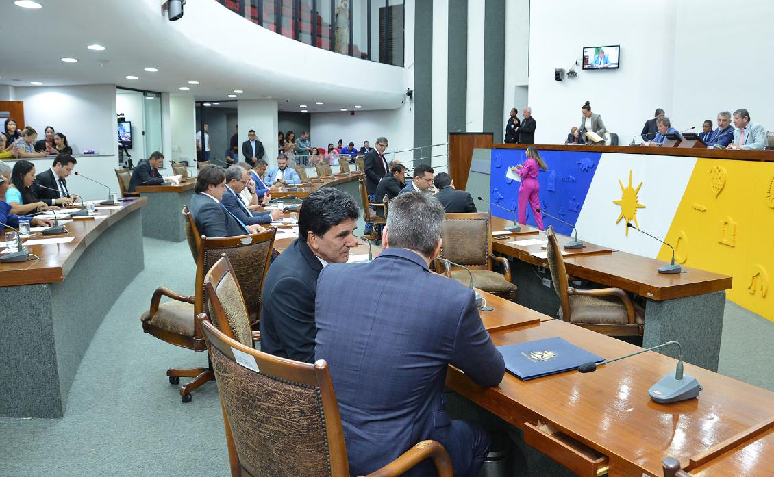 Matérias foram discutidas e votadas na manhã desta quinta-feira, 6