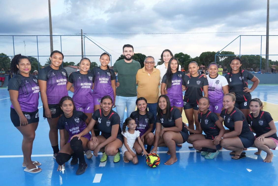 Entrega da quadra de esportes do Povoado Mansinha, em Rio Sono