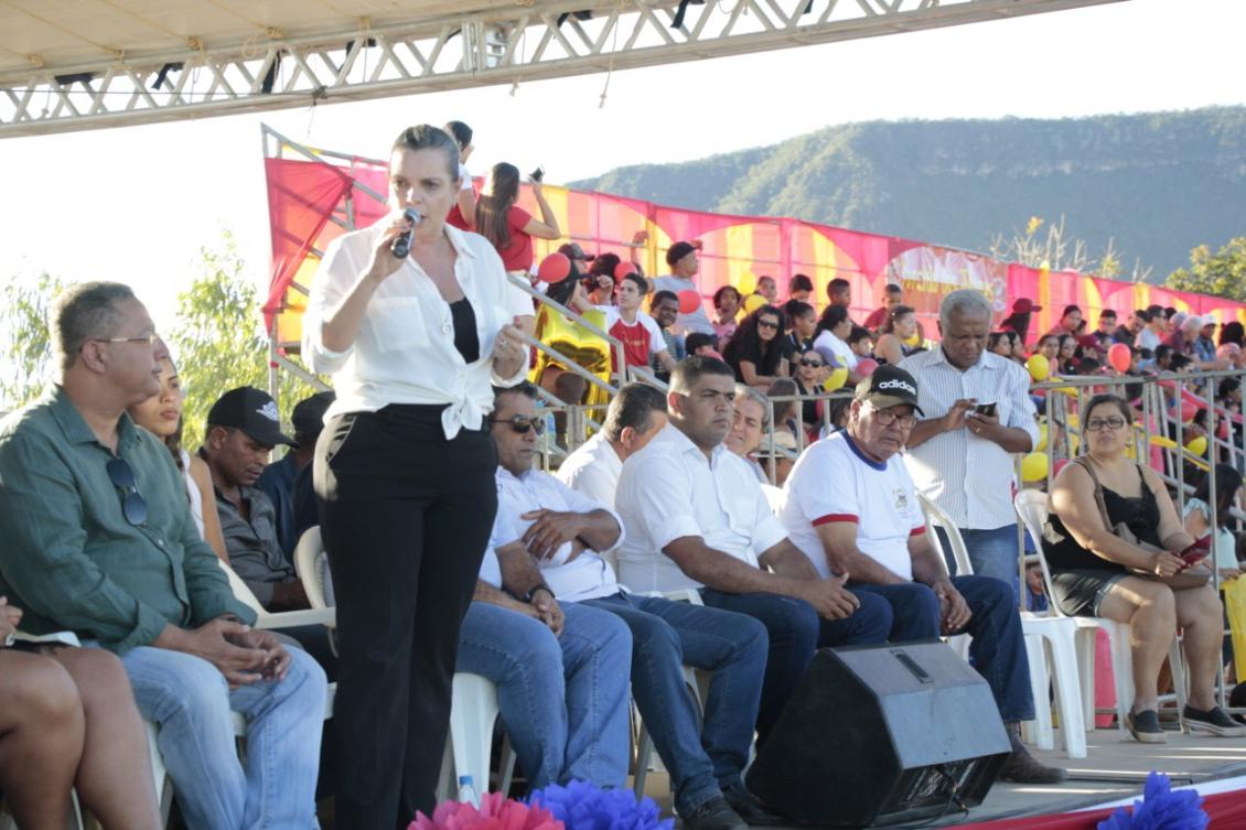 Claudia participa da abertura Cavalhadas em Taguatinga