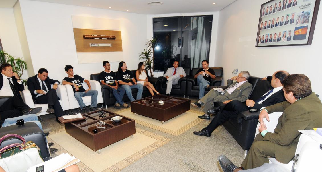 Encontro de deputados e servidores estaduais