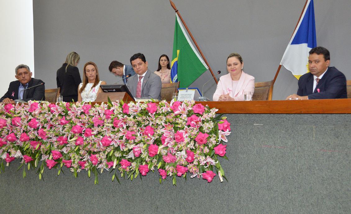 Deputados reconhecem trabalho da Liga de Combate ao Cânce