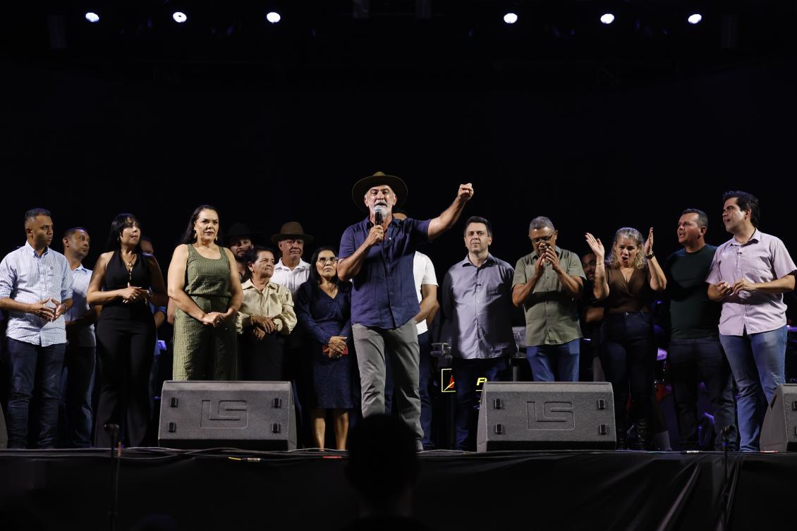 Em Buriti do Tocantins, Amélio prestigiou o evento ao lado da prefeita Lucilene e parlamentares.