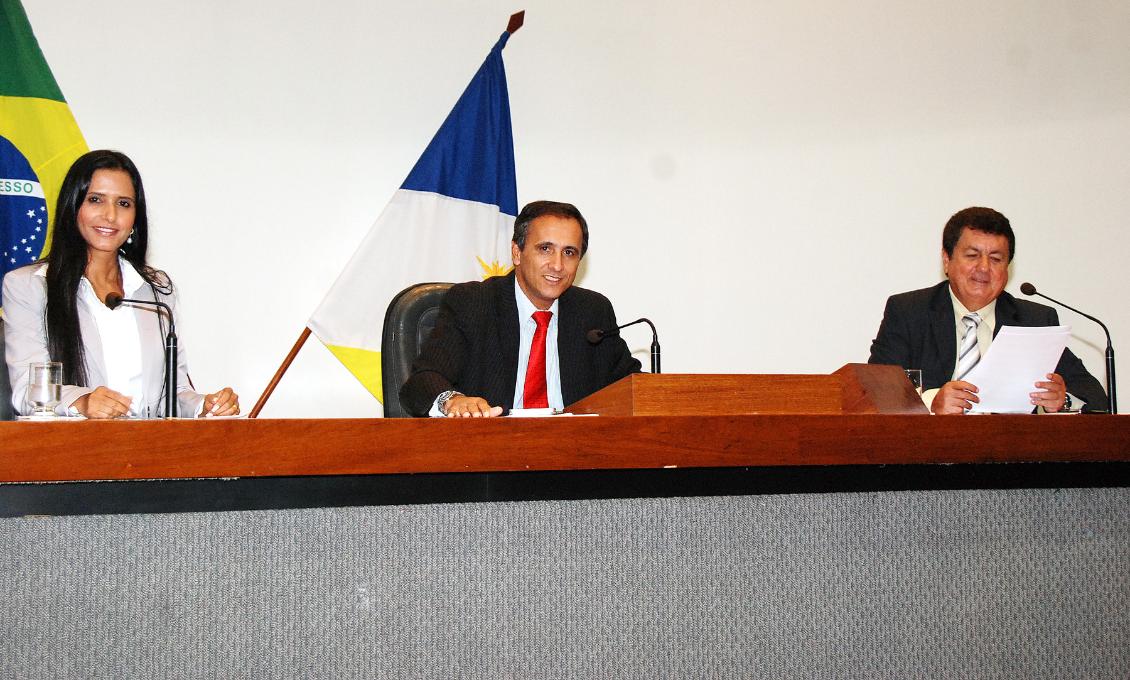 Mesa Diretora encaminha projetos à CCJ Mesa Diretora encaminha projetos à CCJ