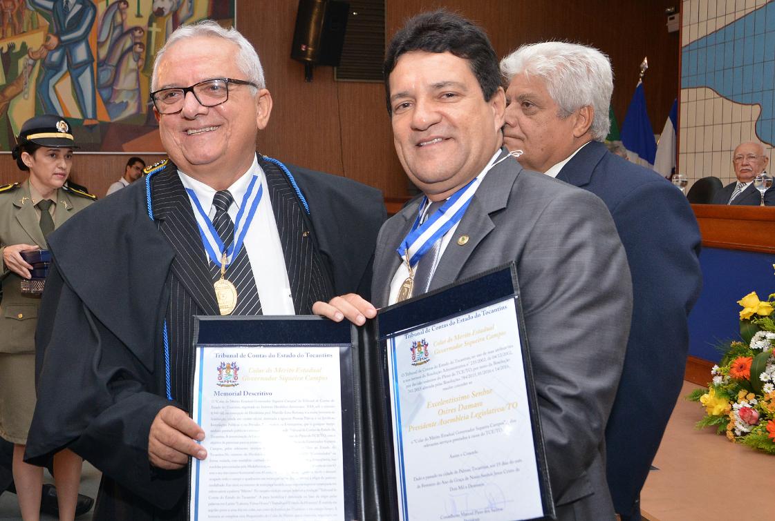 Deputado Osires Damaso recebe comenda do Tribunal de Contas