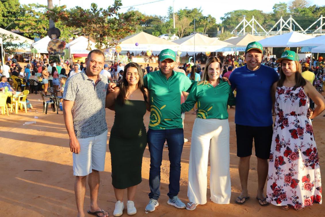 Claudia visita praia de Ponte Alta ao lado do prefeito Kedson Claudia visita praia de Ponte Alta ao lado do prefeito Kedson