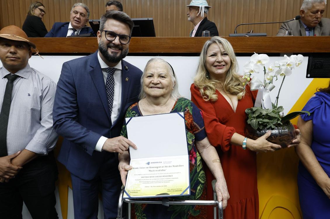 Vovó da Tapioca recebendo sua primeira e merecida homenagem Vovó da Tapioca recebendo sua primeira e merecida homenagem