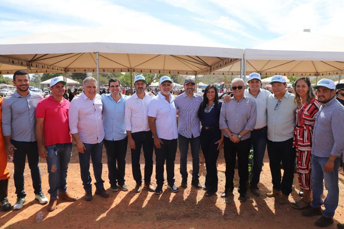 Presidente da Aleto prestigiou a festividade ao lado do governador e deputados estaduais.