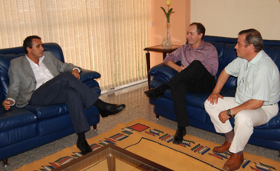 Presidente recebe representantes da UFT Presidente recebe representantes da UFT