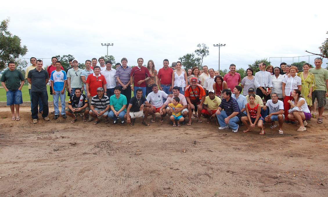 Gaguim e servidores durante comemorações