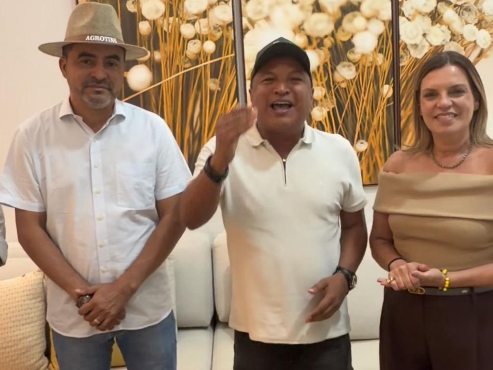 Claudia e Auri comemoram obras para Axixá