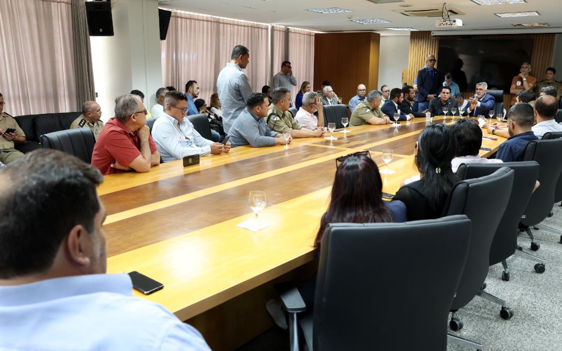 Durante reunião, Amélio reconheceu a legitimidade das reivindicações apresentadas Durante reunião, Amélio reconheceu a legitimidade das reivindicações apresentadas