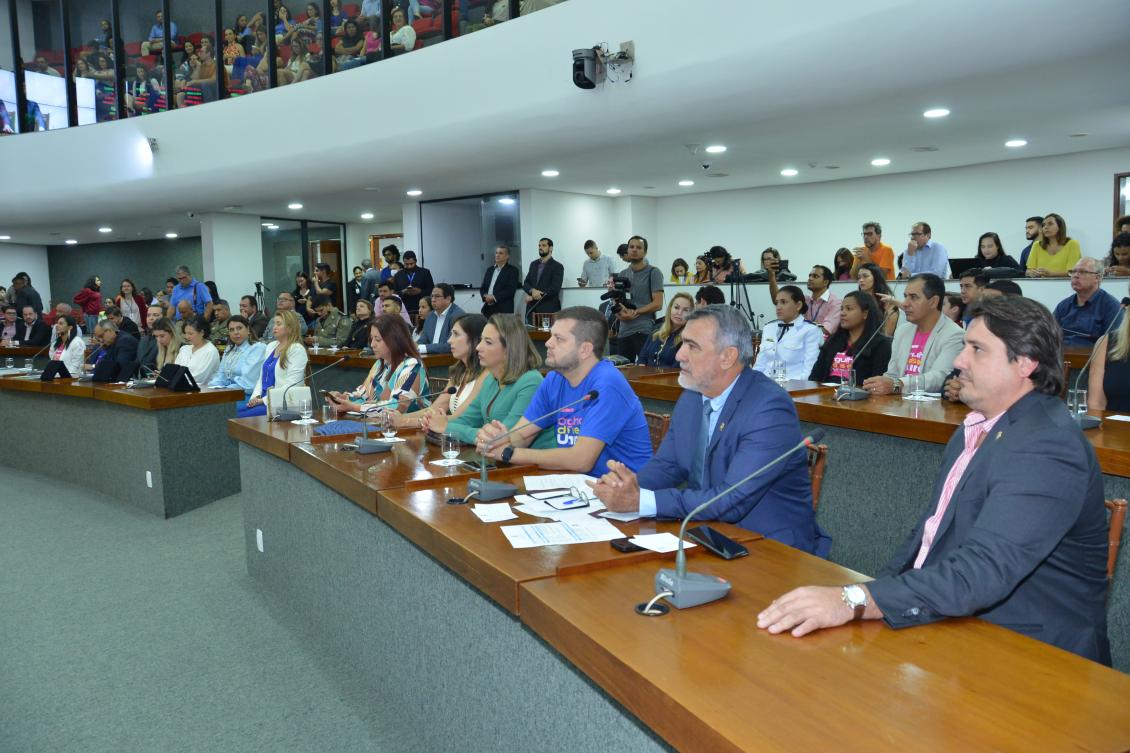 Amélio Cayres participou da Sessão presidida pelo deputado Gutierres Torquato, autor do pedido.