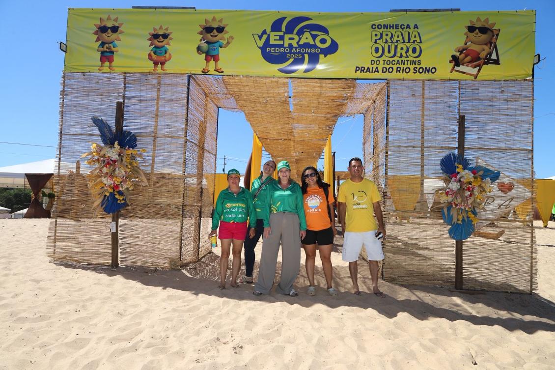 Deputada prestigia comemorações de 178 anos de Pedro Afonso e visita praia do Rio Sono e Deputada prestigia comemorações de 178 anos de Pedro Afonso e visita praia do Rio Sono e
