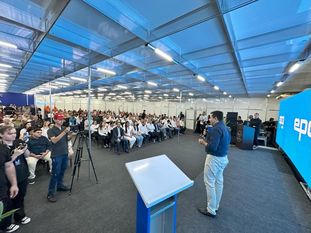 Em seu discurso na abertura do evento, o deputado lembrou que é autor da lei que cria o título