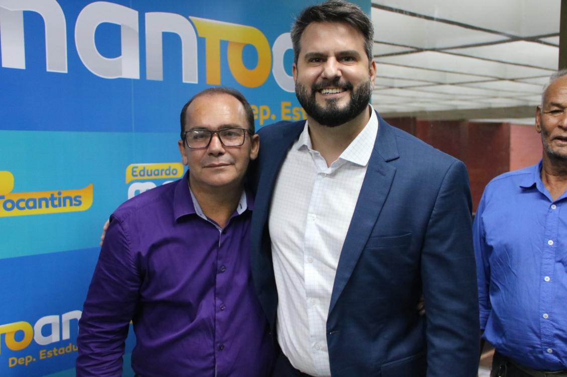 Pastor Adenoir comemorou seu último aniversário no gabinete com o deputado Mantoan Pastor Adenoir comemorou seu último aniversário no gabinete com o deputado Mantoan