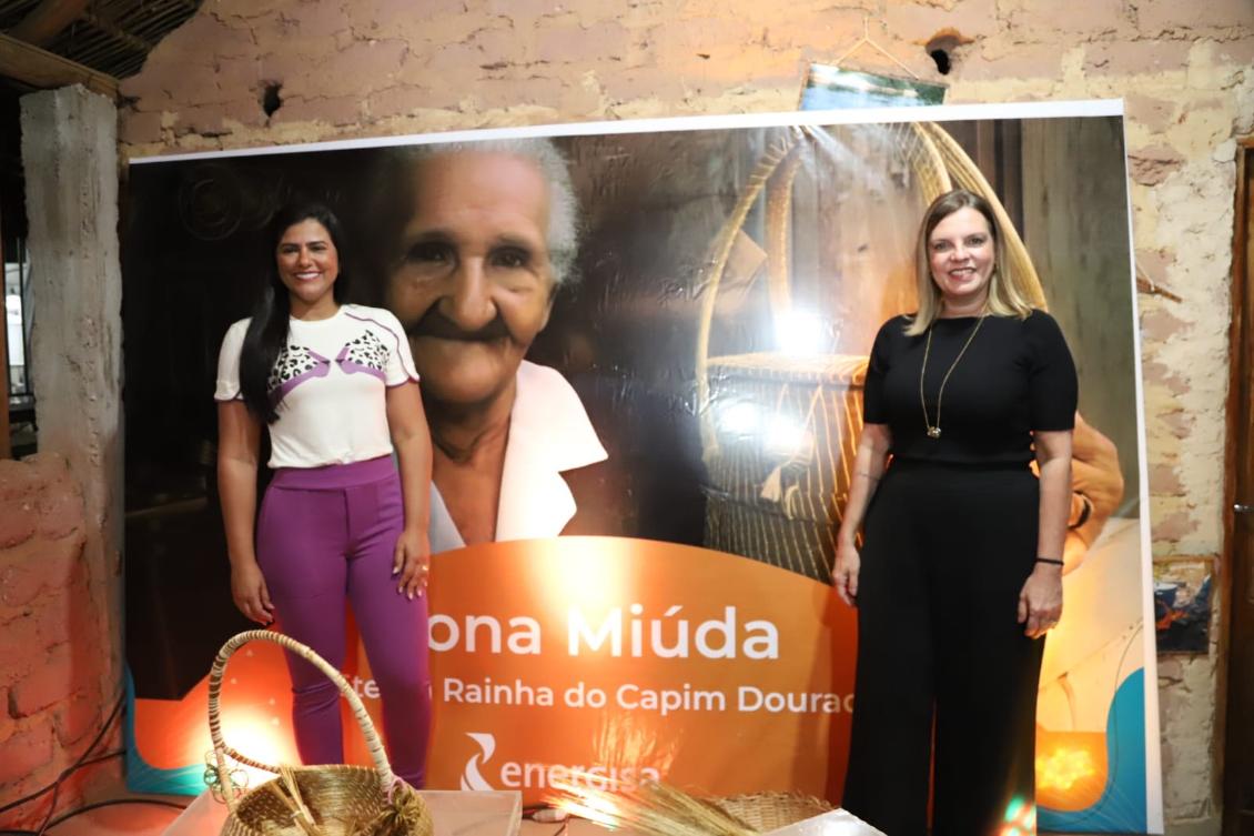 Deputada Claudia Lelis acompanha primeira-dama do Tocantins, Karynne Sotero, na Festa da Colheita