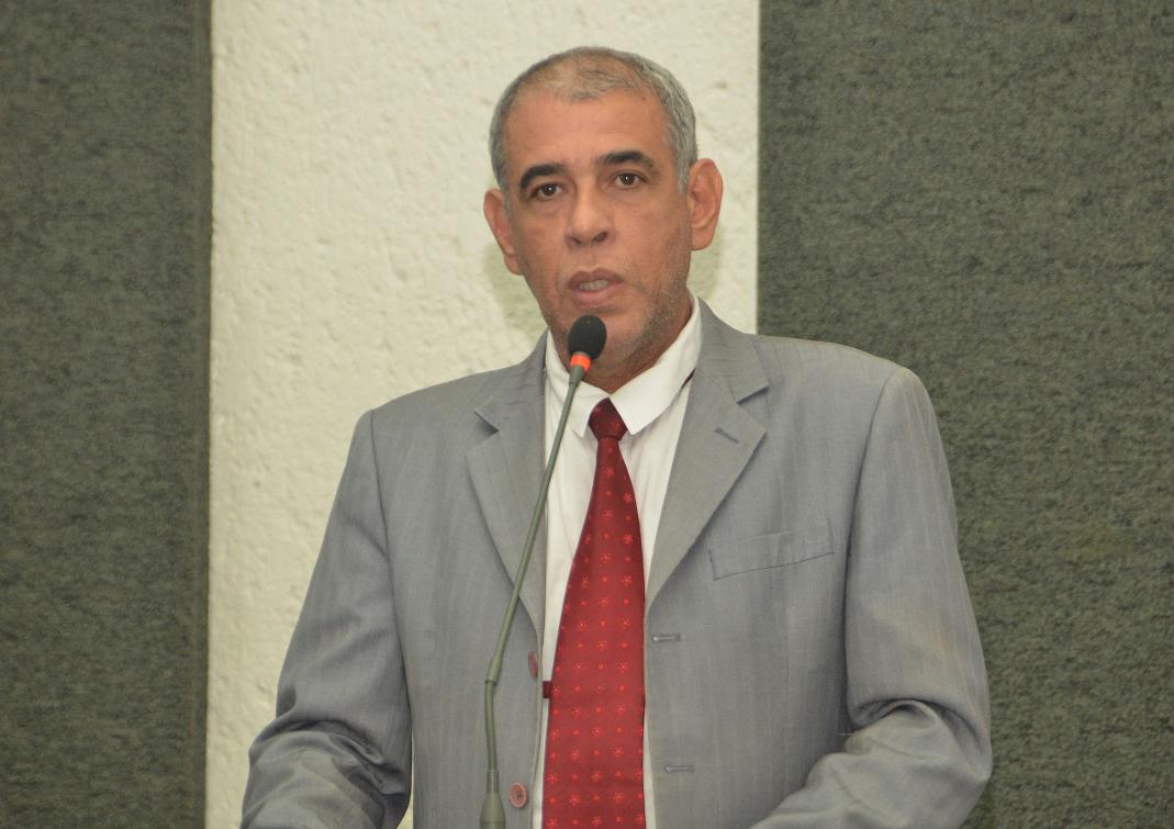 Deputado Zé Roberto (PT) vê a proposta com preocupação