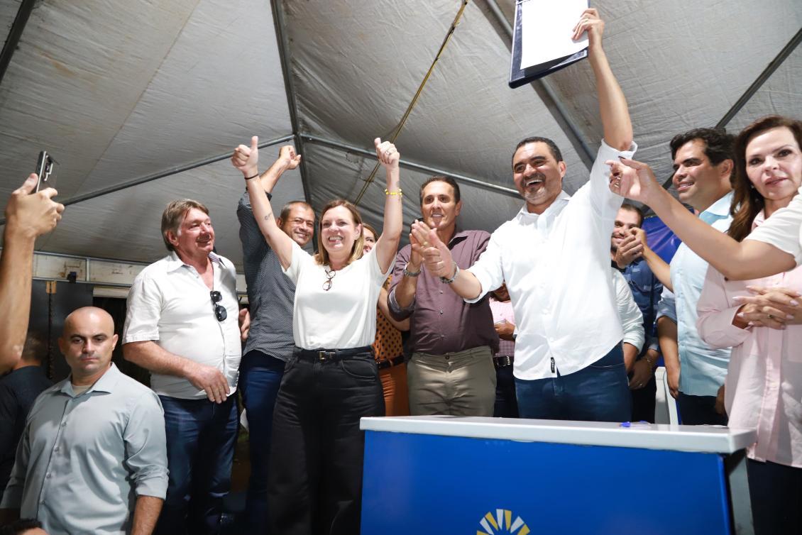 Claudia participa de entrega de obras na região sudeste 
