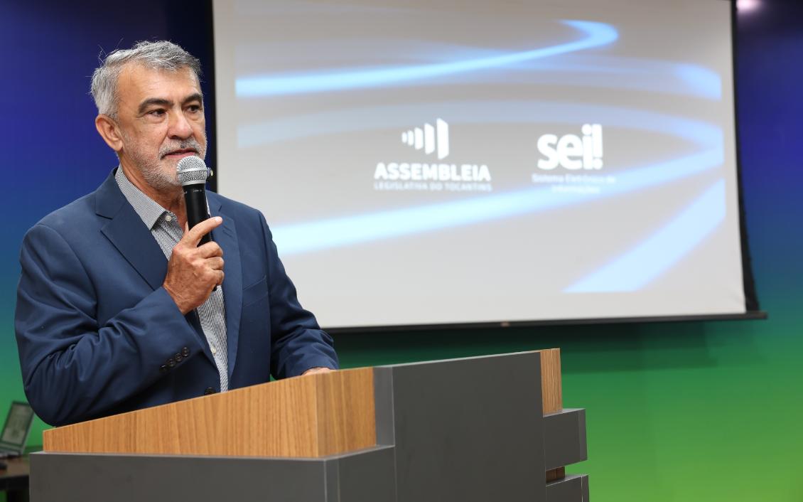 O evento culminou com a assinatura do decreto de implantação do sistema