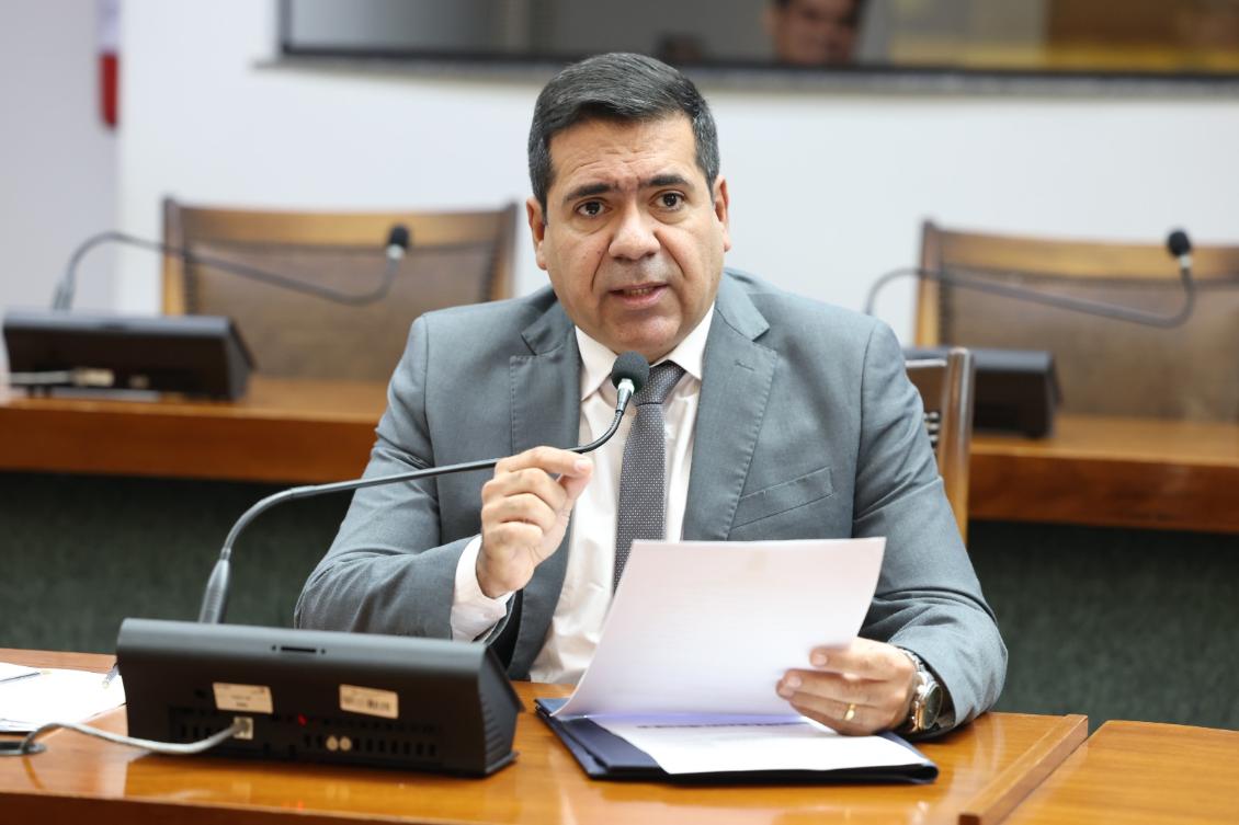 “Queremos informar, prevenir e proteger, para que eles vivam mais seguros”, afirmou o deputado “Queremos informar, prevenir e proteger, para que eles vivam mais seguros”, afirmou o deputado