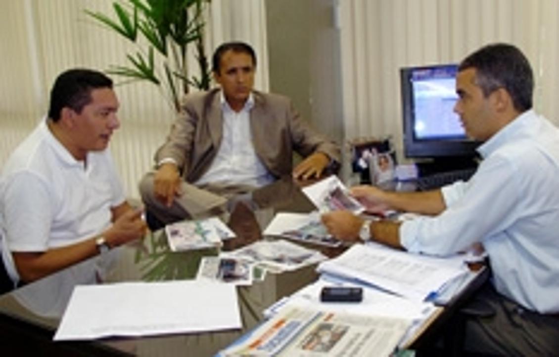Visita à Agência de Habitação Visita à Agência de Habitação
