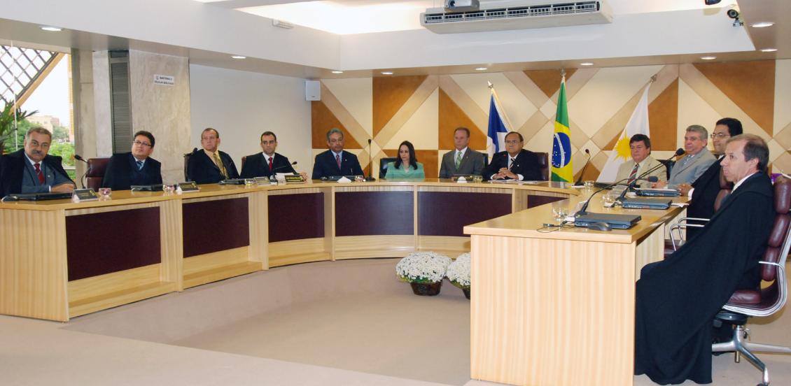 Stalim Bucar prestigou posse no TRE