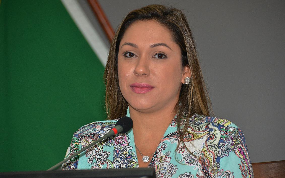 Luana Ribeiro é a primeira mulher a assumir a presidência do Parlamento do Tocantins