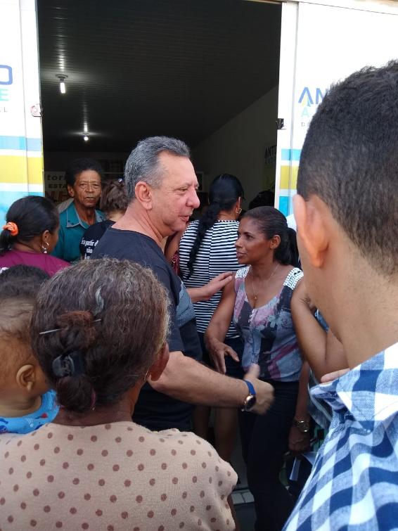Antonio Andrade no momento da chegada em seu escritório em Porto Antonio Andrade no momento da chegada em seu escritório em Porto