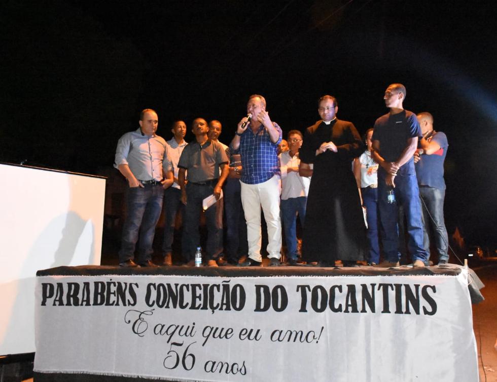 Antonio Andrade discursa para centenas de pessoas em Conceição do TO Antonio Andrade discursa para centenas de pessoas em Conceição do TO