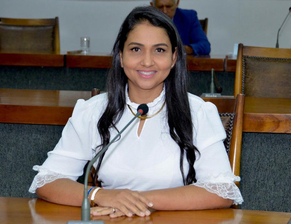 Deputada solicitou na Assembleia pagamento da insalubridade e adicional noturno Deputada solicitou na Assembleia pagamento da insalubridade e adicional noturno