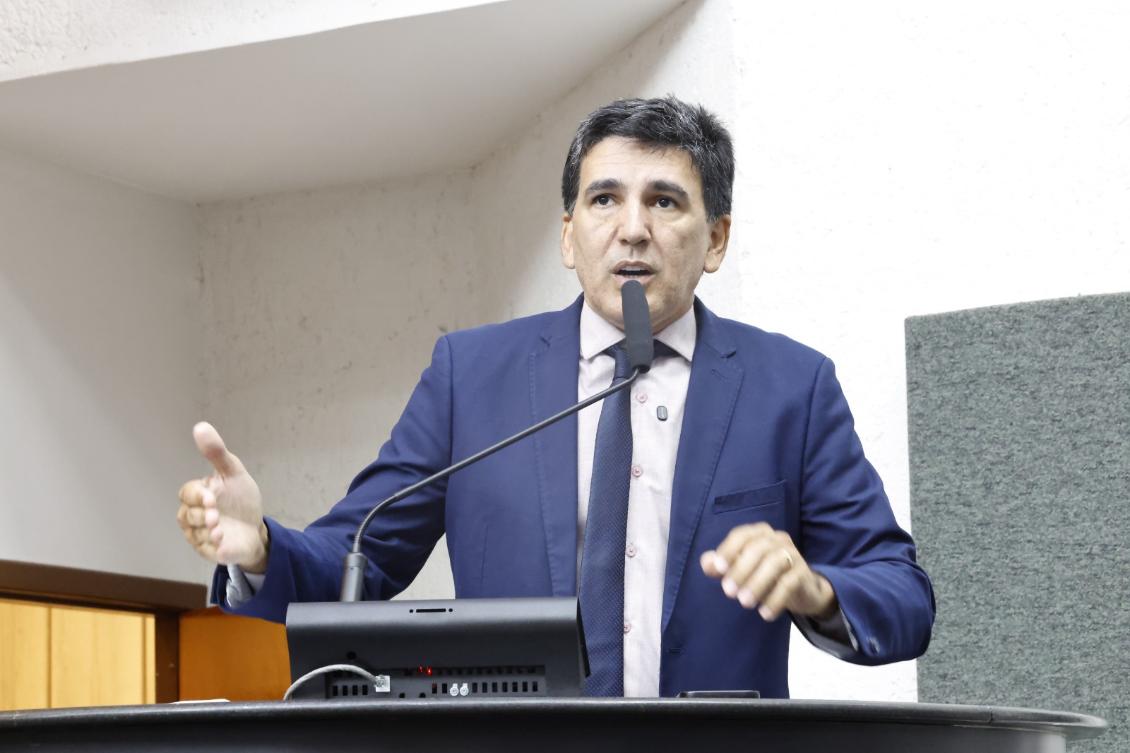 Júnior Geo (PSDB) questionou e criticou o edital publicado pela Secretaria de Estado da Educação.