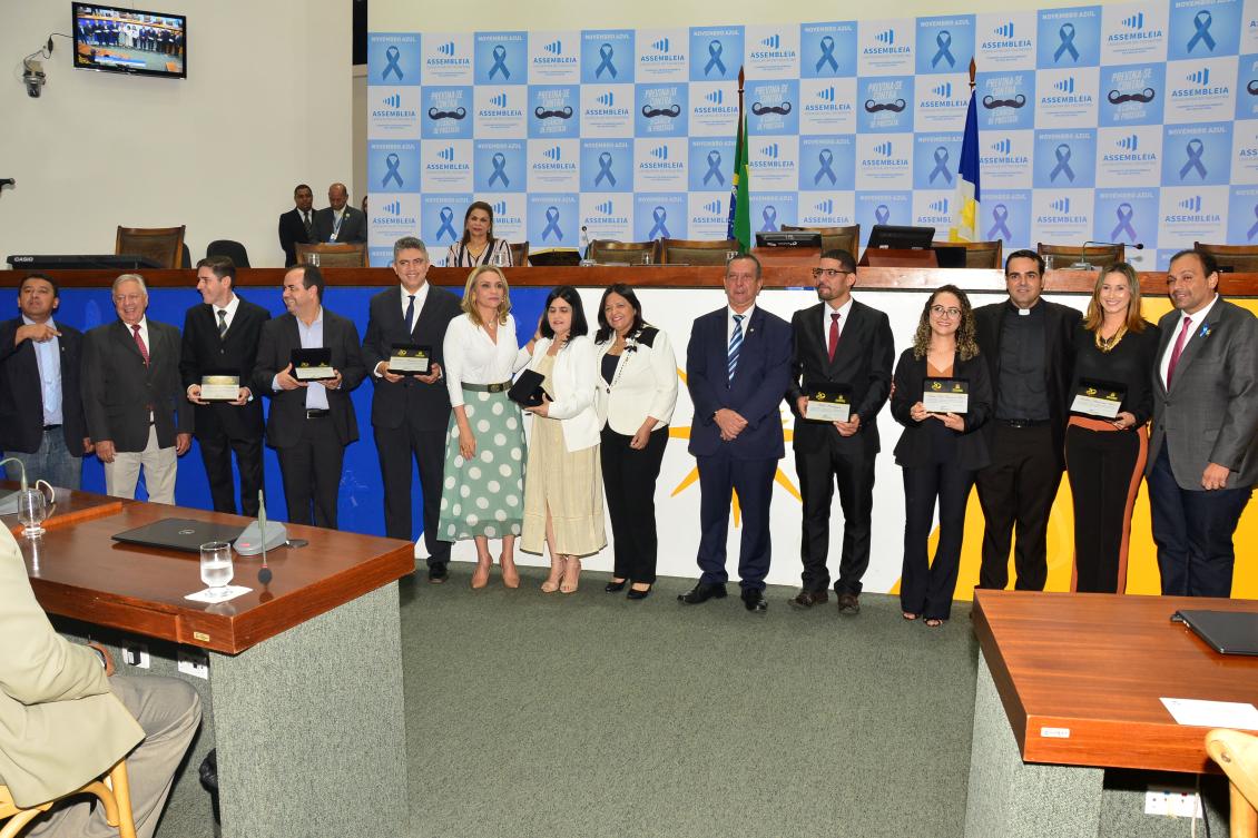 A homenagem aconteceu durante sessão solene realizada na tarde desta quinta-feira