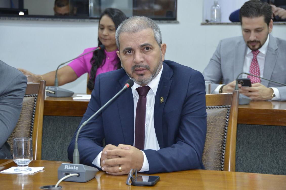 Deputado Wiston Gomes durante sessão desta terça-feira, 06 Deputado Wiston Gomes durante sessão desta terça-feira, 06