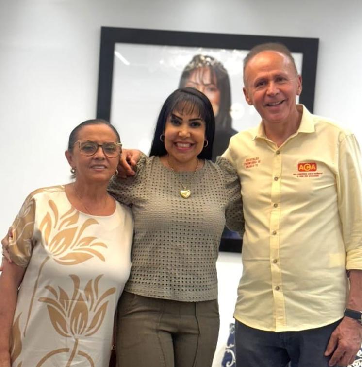 Após reunião com ex-prefeito de Ananás, Wilson Saraiva, deputada solicita pavimentação para via Após reunião com ex-prefeito de Ananás, Wilson Saraiva, deputada solicita pavimentação para via