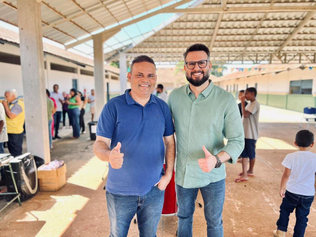 Deputado em visita recente à Ipueiras