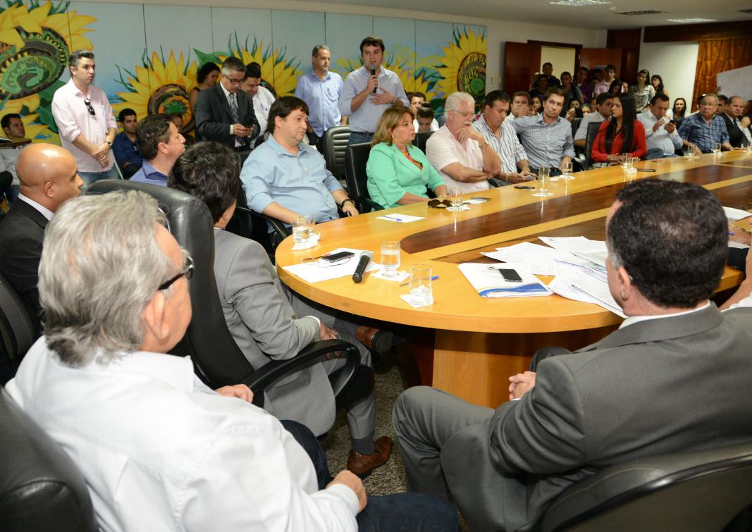 Empresários se reunem com deputados