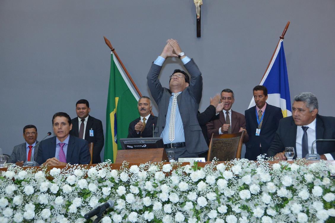 Deputado Osires Damaso celebra vitória na presidência da AL Deputado Osires Damaso celebra vitória na presidência da AL