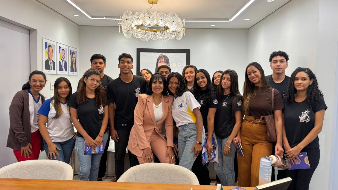 Proposta busca garantir inclusão educacional e acessibilidade para estudantes surdos da rede