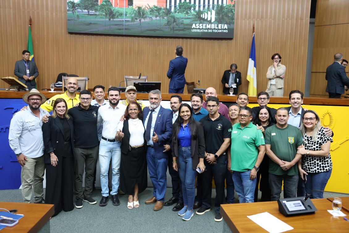 Amélio atribuiu aos servidores a derrubada do veto e a concessão dos benefícios.