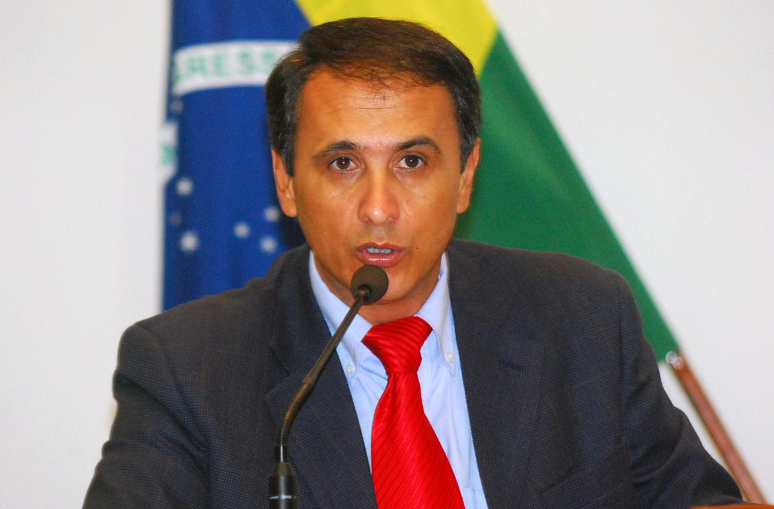 Presidente Carlos Henrique Gaguim (PMDB)