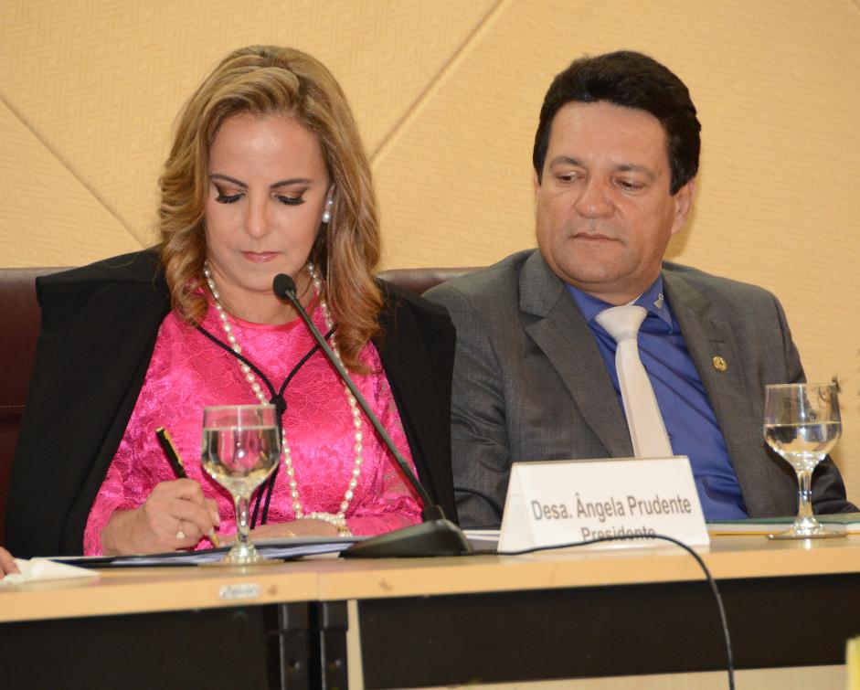 Presidente da AL prestigia posse da Desembargadora Ângela Prudente no TRE