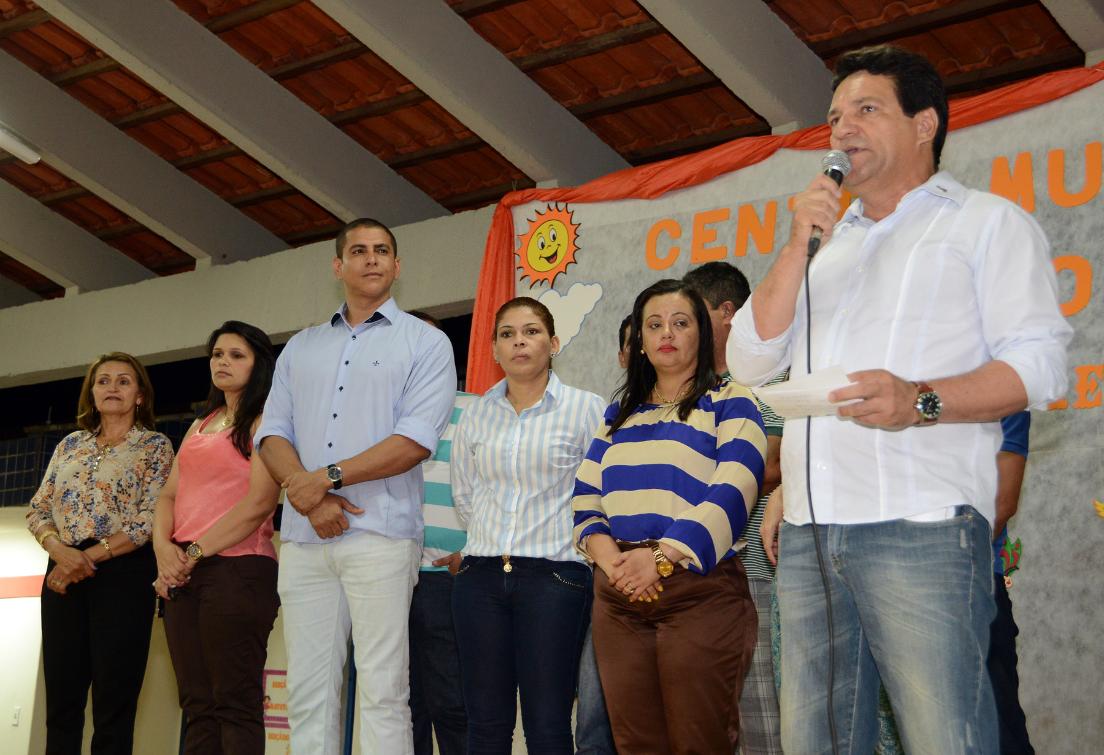 Deputados e lideranças políticas participam de inauguração de obras em Barrolândia