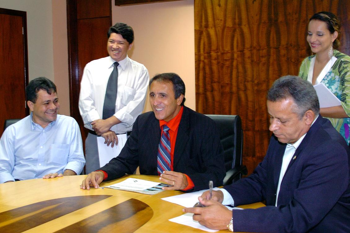 Gaguim anuncia construção da sede da Asleto Gaguim anuncia construção da sede da Asleto